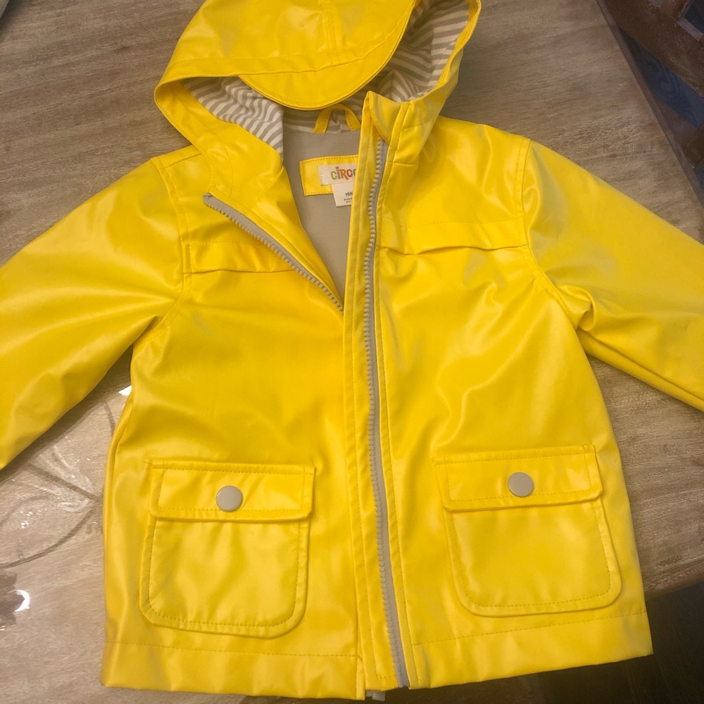 Unisex yellow rain jacket